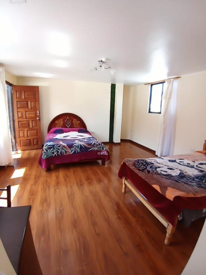 Hostal Atlantis Quito Exterior photo
